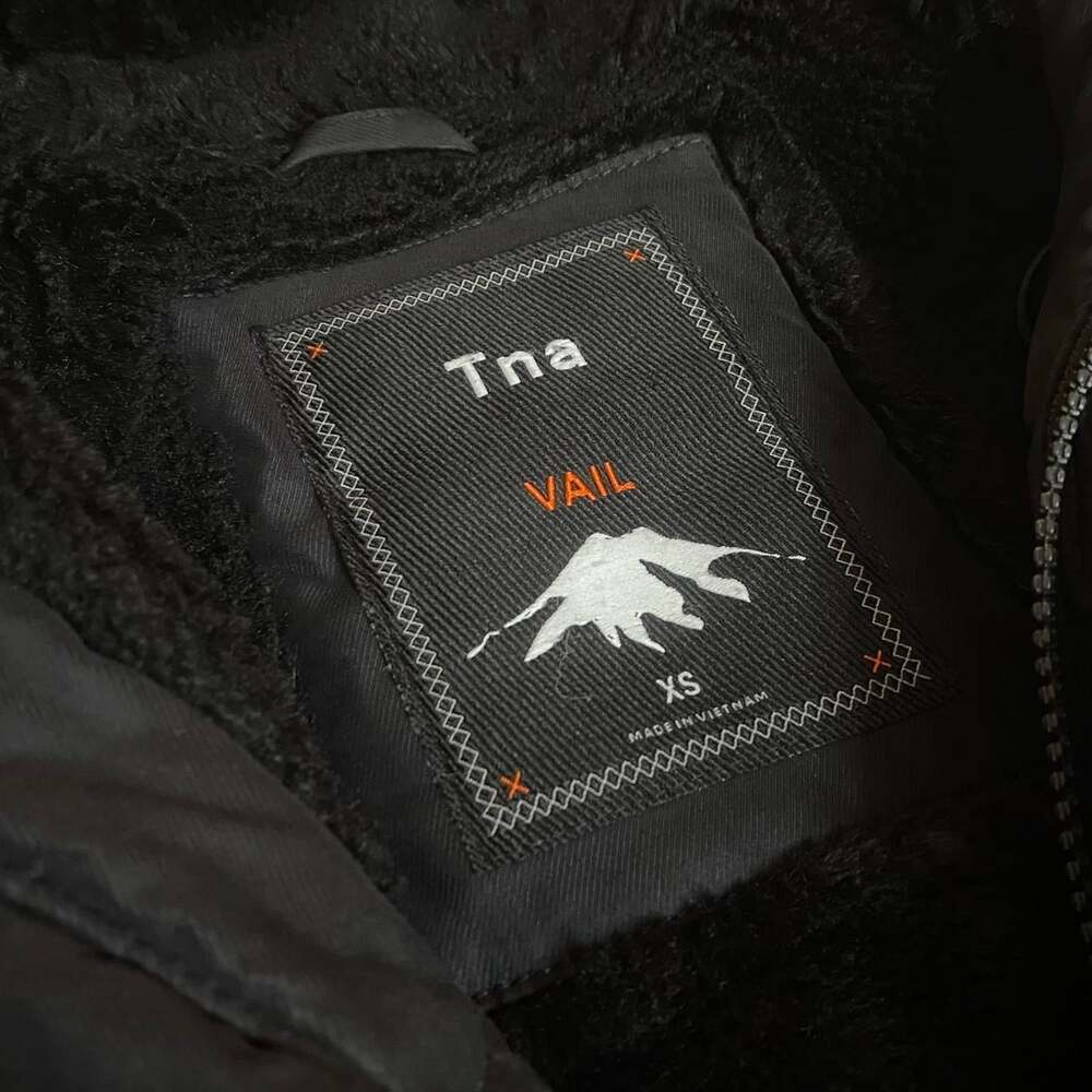 vintage 2000s TNA black winter jacket with fur hood - Picture 6 of 8
